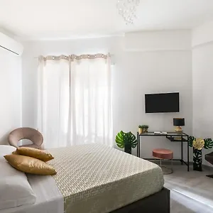 https://me-ginevra.it-romehotels.com